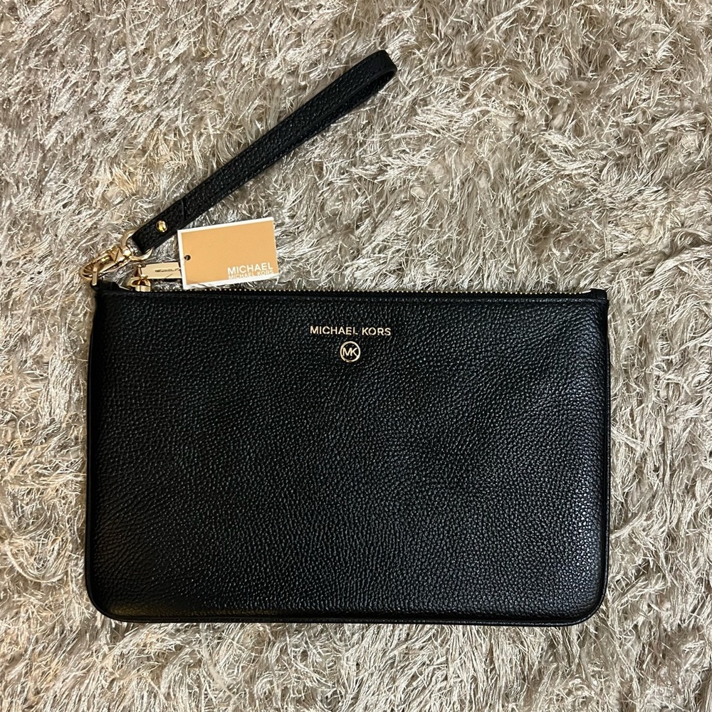 NWT Michael Kors Large Pebbled Leather Wristlet